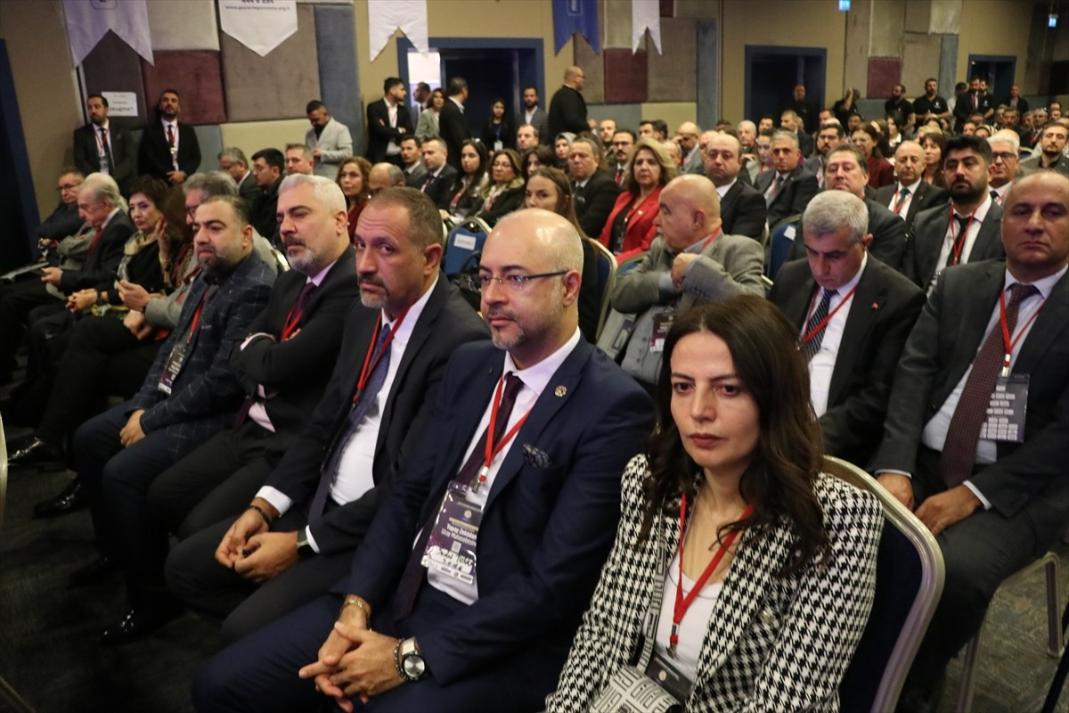 Gaziantep'te "13. Türkiye Muhasebe Uzmanlığı Kongresi" düzenlendi. Bir otelde düzenlenen kongreye...