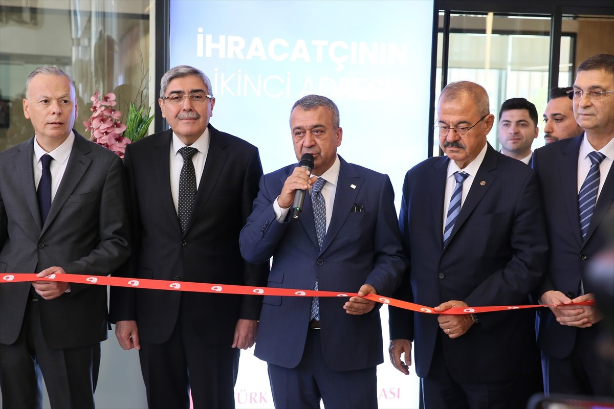 Gaziantep'te, Ticaret Bakanlığı ile Güneydoğu Anadolu İhracatçı Birlikleri (GAİB) işbirliğinde...