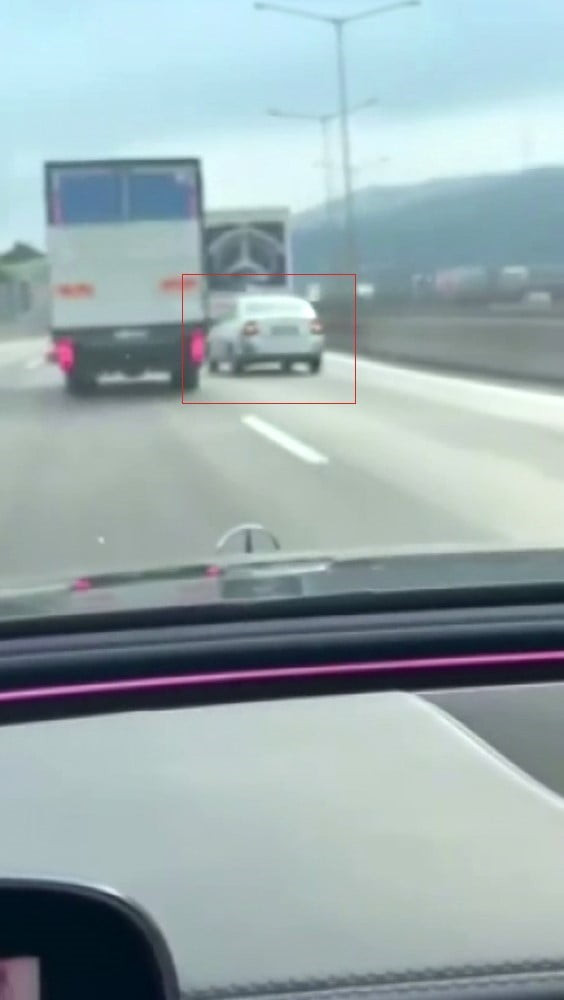 GAZİANTEP'TE TRAFİKTE MAKAS ATARAK İLERLEYEN SÜRÜCÜYE 90 BİN LİRA İDARİ CEZA UYGULANDI.