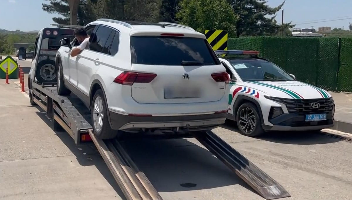 GAZİANTEP'TE TRAFİKTE TARTIŞTIĞI BAŞKA BİR ARACI ISRARLA TAKİP EDEREK SALDIRI AMACIYLA ARAÇTAN...