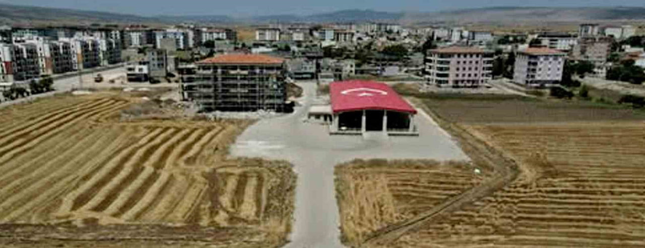 GAZİANTEP’İN ARABAN İLÇESİNDE KURBANLIK SATIŞ YERİNİN, SEMT PAZARI’NIN YANI OLARAK BELİRLENDİĞİ...