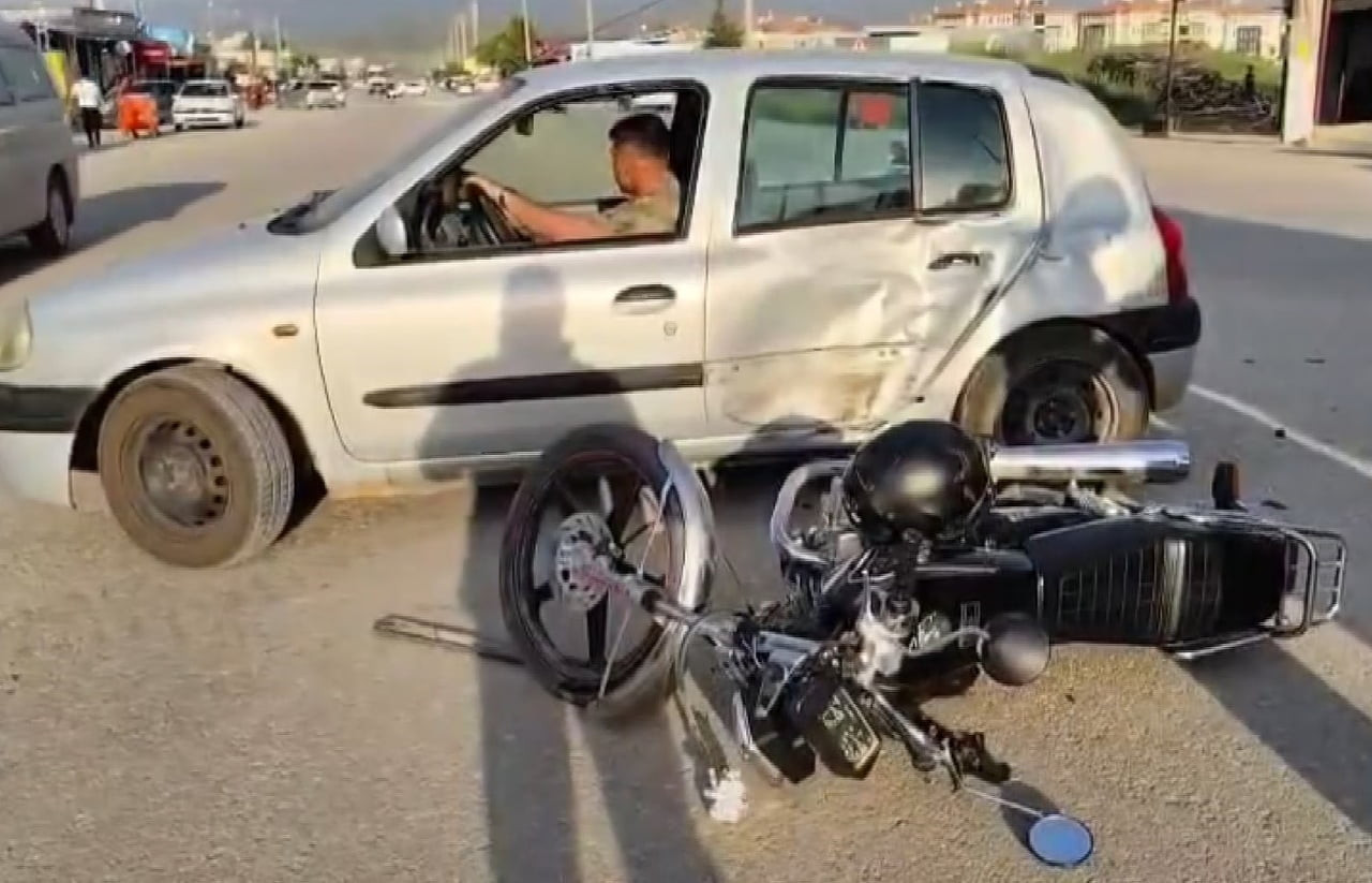 GAZİANTEP’İN İSLAHİYE İLÇESİNDE OTOMOBİL İLE ÇARPIŞAN MOTOSİKLETİN SÜRÜCÜSÜ...