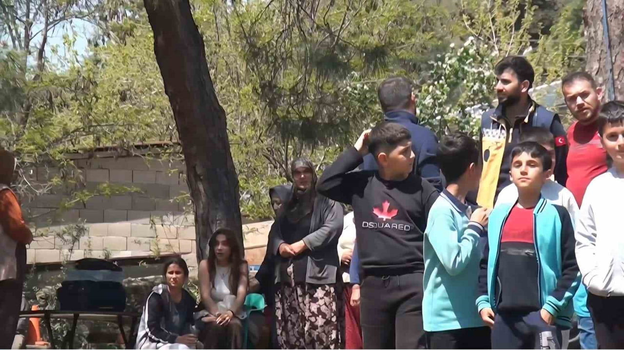 GAZİANTEP’İN İSLAHİYE İLÇESİNE BAĞLI HAYDARKENLİ MAHALLESİ’NDE MEYDANA GELEN PATLAMA, MAHALLE...