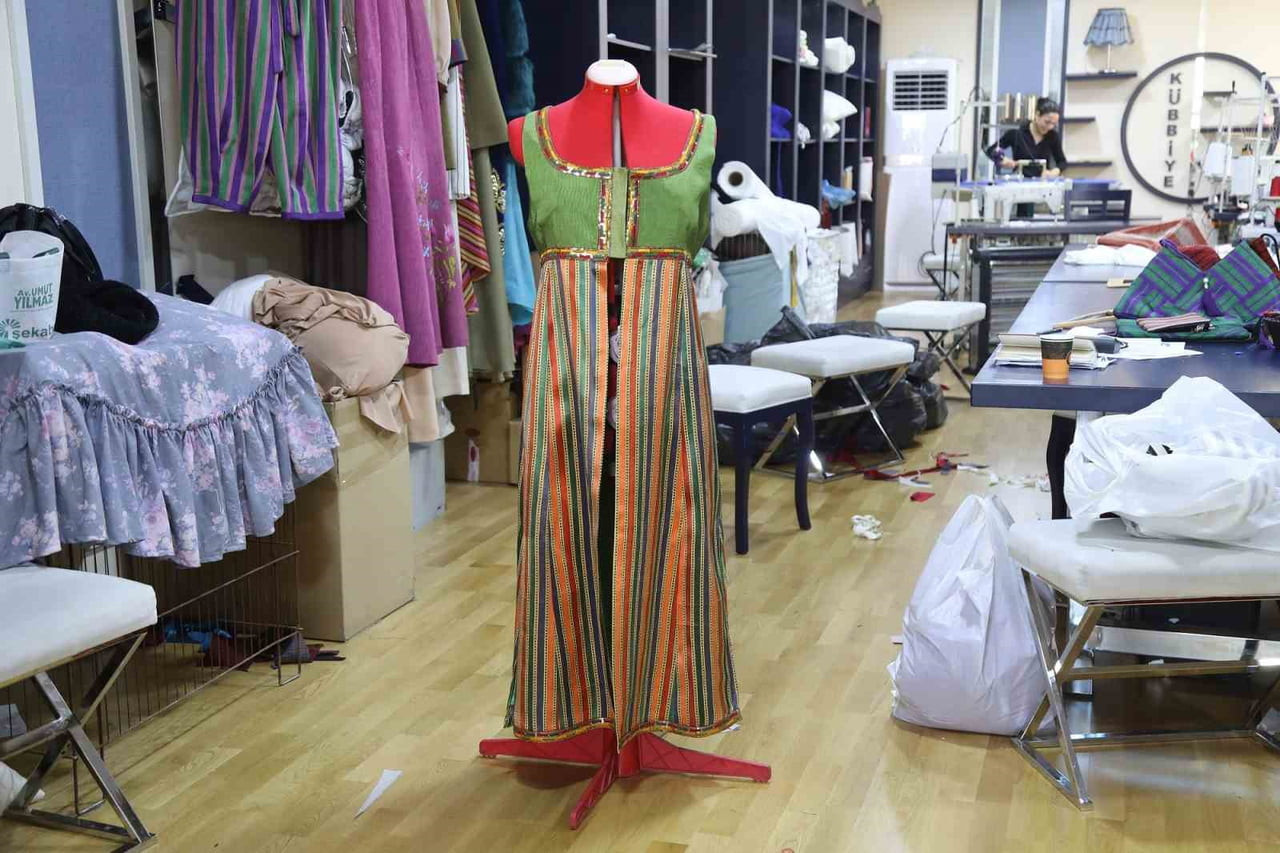 GAZİANTEP’İN SARAY KUMAŞI GELECEĞE TAŞINIYOR