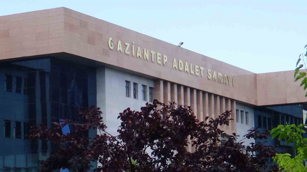 GAZİANTEP’TE 2 YIL ÖNCE ÇOCUĞUNU ALMAK İÇİN KAYINBABASININ EVİNE MOTOSİKLETLE GİDEN DAMADIN...