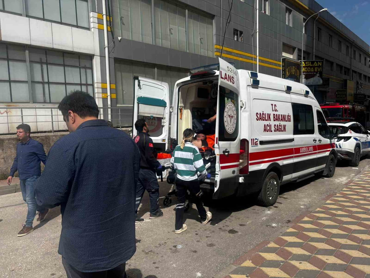 GAZİANTEP’TE CEZAEVİNDEN ÇIKAN BİR ŞAHSIN EŞİNİ REHİN ALMASI MAHALLEDE PANİĞE NEDEN OLDU. POLİS...