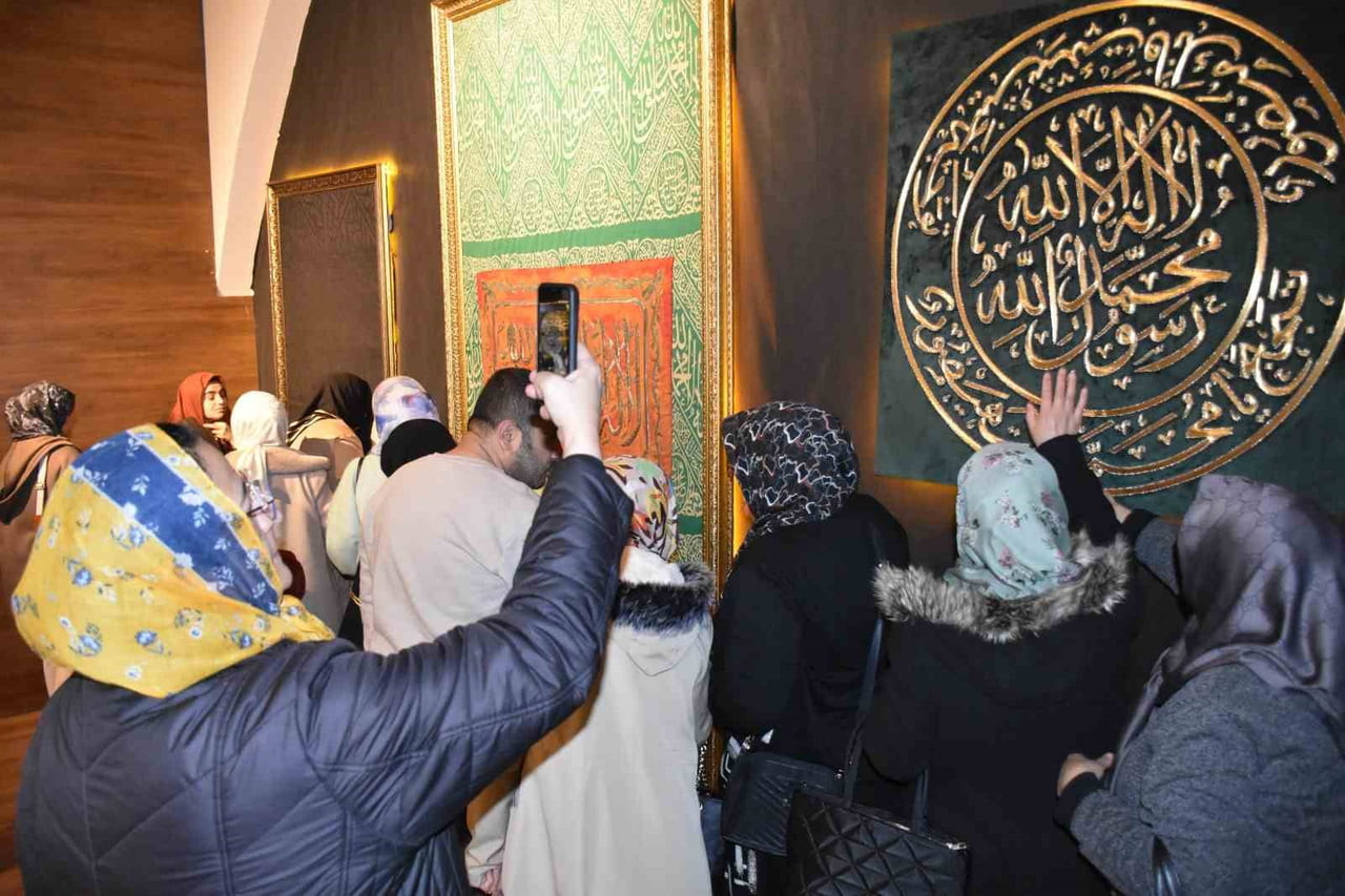 GAZİANTEP’TE MUKADDES EMANETLER SERGİSİ AÇILDI