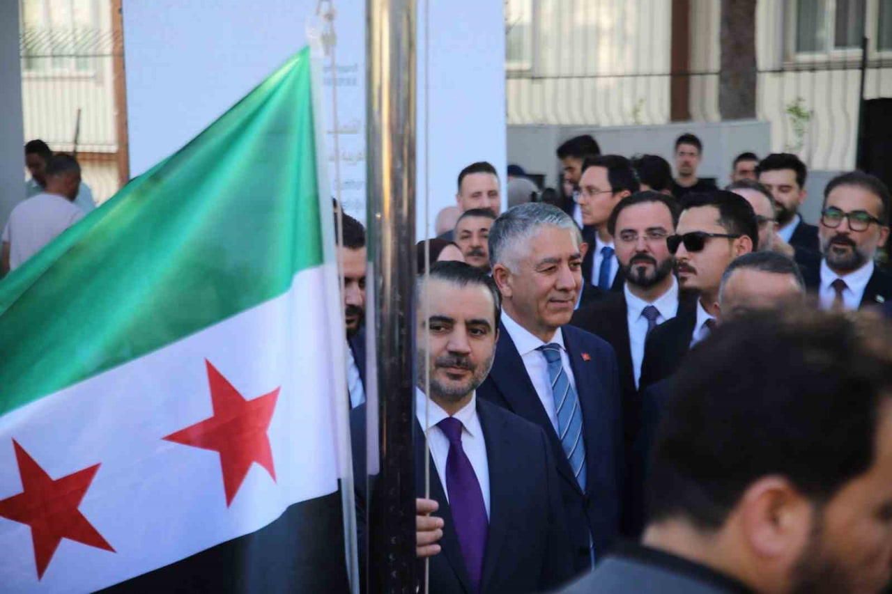 GAZİANTEP’TE SURİYE BAŞKONSOLOSLUĞU YAPILAN TÖRENLE AÇILDI.