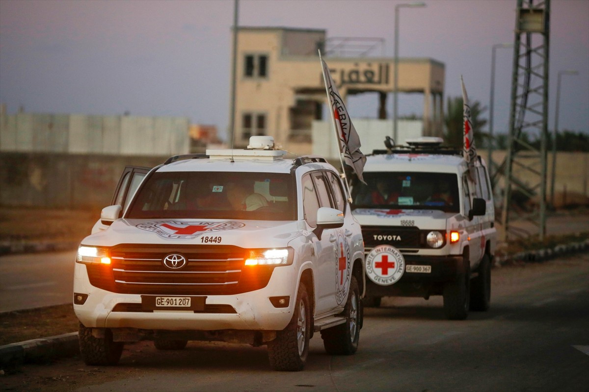 Gazze Şeridi’nde ateşkes ve esir takası kapsamında bir İsrailli esirin cenazesi Uluslararası...