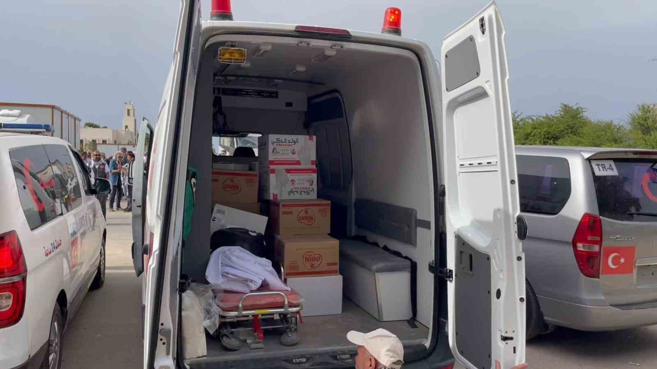 GAZZE'YE İNSANİ YARDIM ULAŞTIRMAK AMACIYLA OLUŞTURULAN VE 40 ÜLKEDEN YAKLAŞIK 400 AKTİVİSTİN YER...