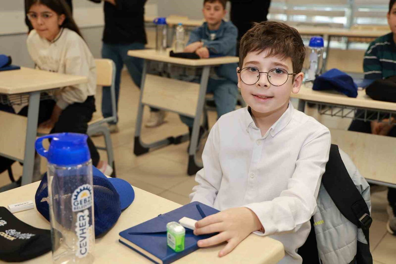 GEBZE'DE ÖZEL YETENEKLİ ÖĞRENCİLERİ BİLİM, TEKNOLOJİ VE FELSEFEYLE BULUŞTURMAYI HEDEFLEYEN "CEVHER...