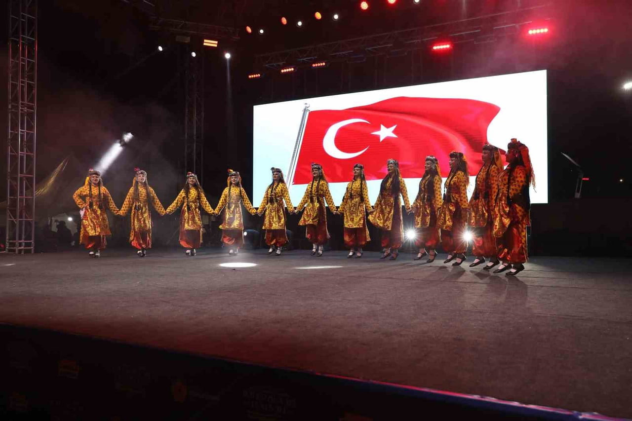 GEÇEN YILLARDA DÜZENLENEN FESTİVALDEN FOTOĞRAFLAR