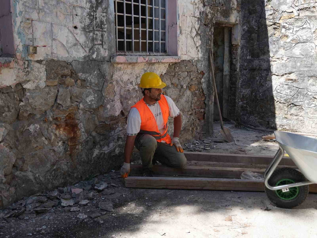 GEÇMİŞİN İZLERİNİ TAŞIYAN AKÇAKOCA TARİHİ CEZAEVİ, RESTORASYON ÇALIŞMALARIYLA BİRLİKTE GENÇLERİN...
