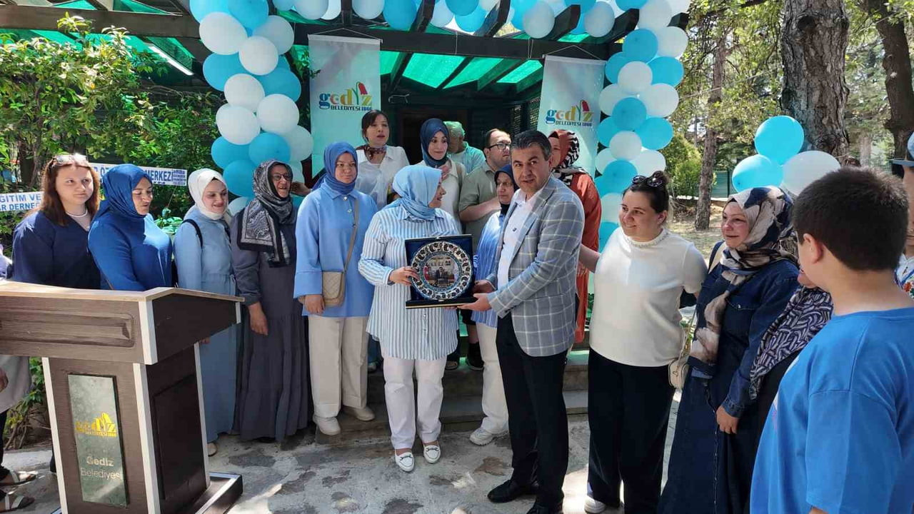 GEDİZ’DE ENGELLİ BİREYLER İÇİN YENİDEN TASARLANAN ENGELSİZ YAŞAM MERKEZİ AÇILDI