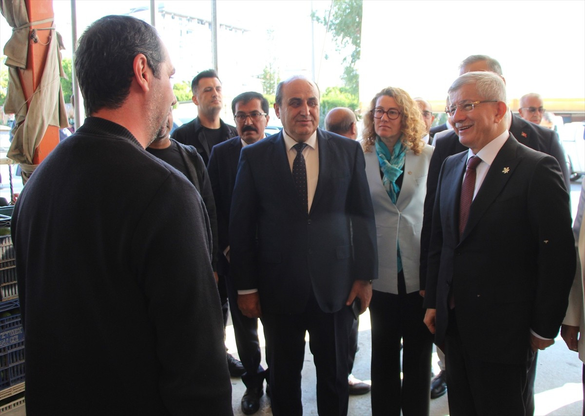 Gelecek Partisi Genel Başkanı Ahmet Davutoğlu, partisinin Alanya ilçe teşkilat kongresine katıldı....