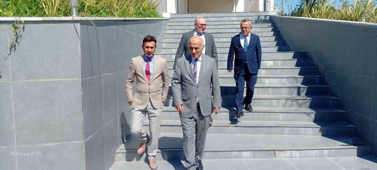 GEMLİK KAYMAKAMI OSMAN ASLAN CANBABA İLE GEMLİK MESLEK YÜKSEKOKULU MÜDÜRÜ DOÇ. DR. METİN BİLGİN...