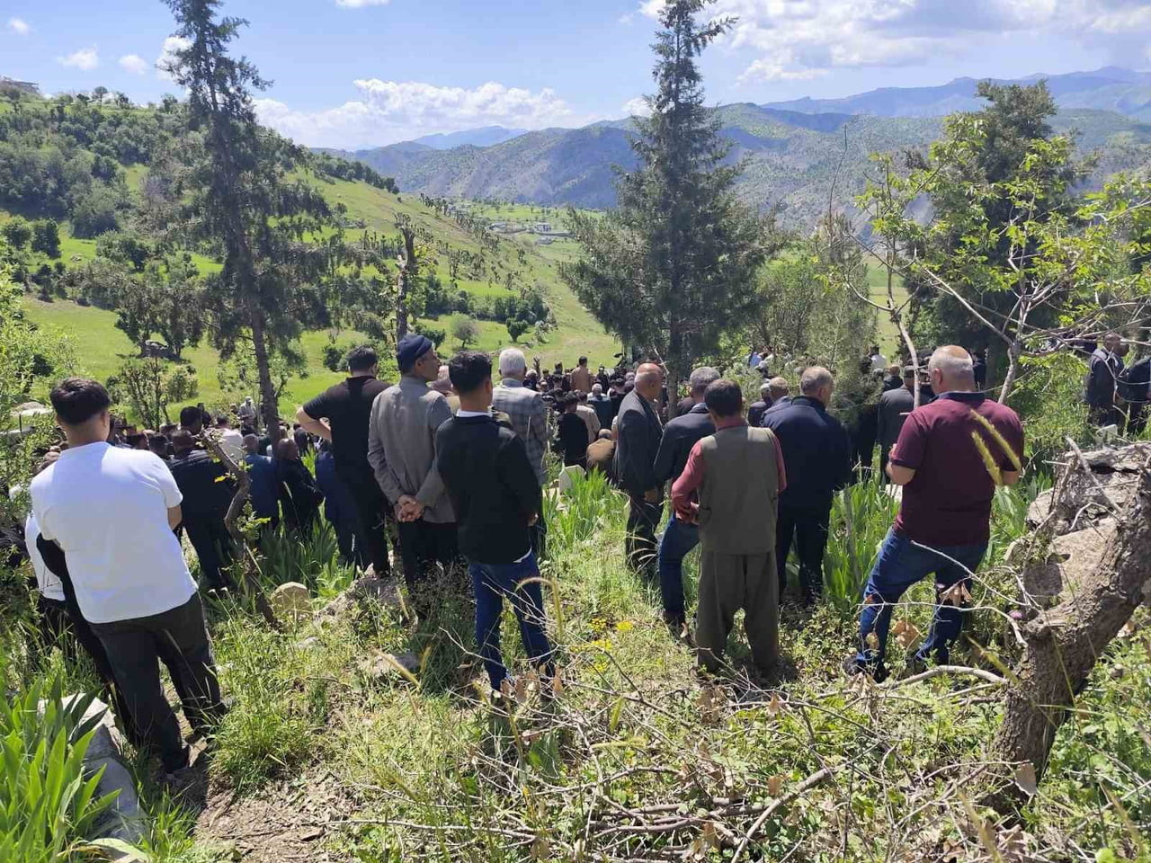 GENÇ YAŞTA HAYATINI KAYBEDEN ANIK'IN VEFAT HABERİ AİLESİ, YAKINLARI VE OKUL ARKADAŞLARINI YASA...
