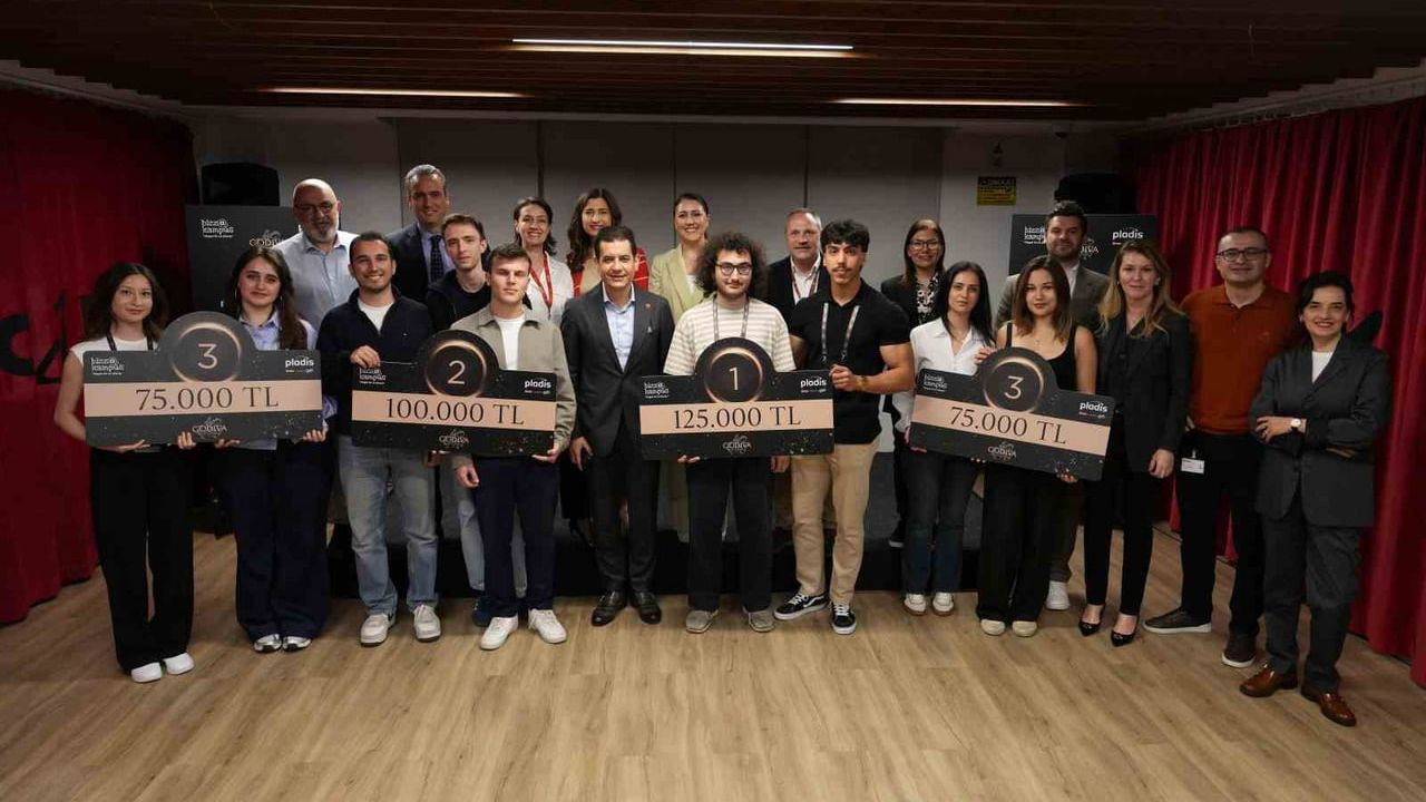 Genç Yeteneklerden Ödüllü Fikirler: 'bizz@kampüs' Yarışması Sonuçlandı