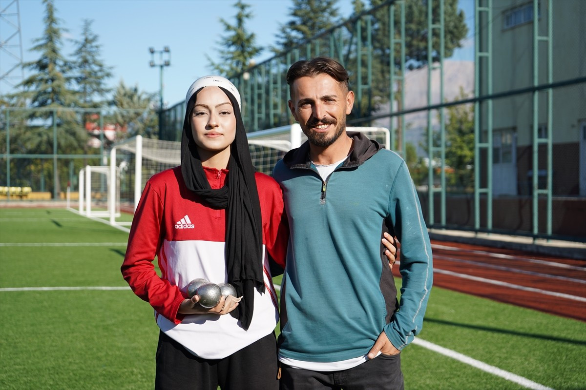 Gençler, Ümitler ve Büyükler Türkiye Petank Şampiyonasında iki madalya kazanan Ispartalı milli...