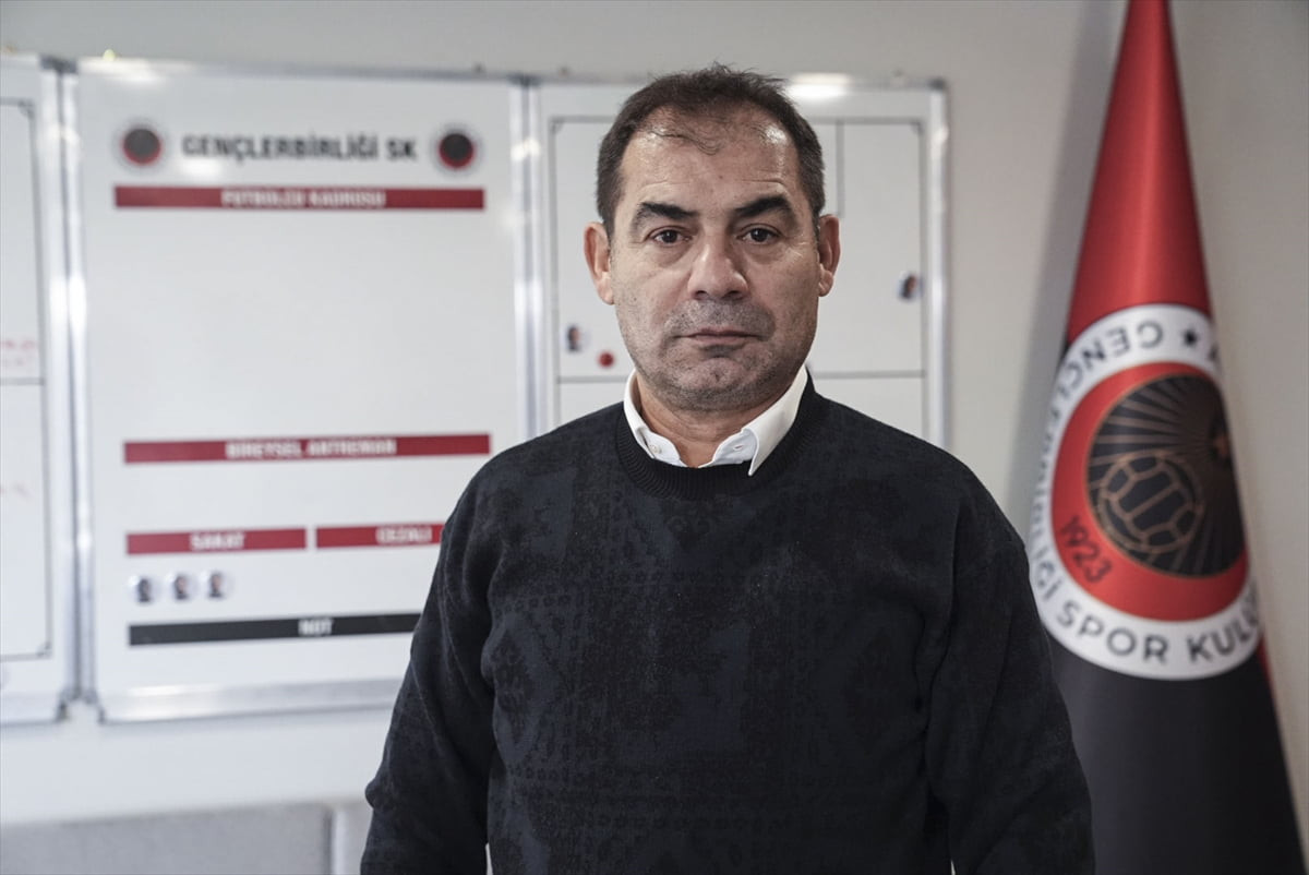 Gençlerbirliği Teknik Direktörü Metin Diyadin, Beştepe İlhan Cavcav Tesisleri'nde AA muhabirine...