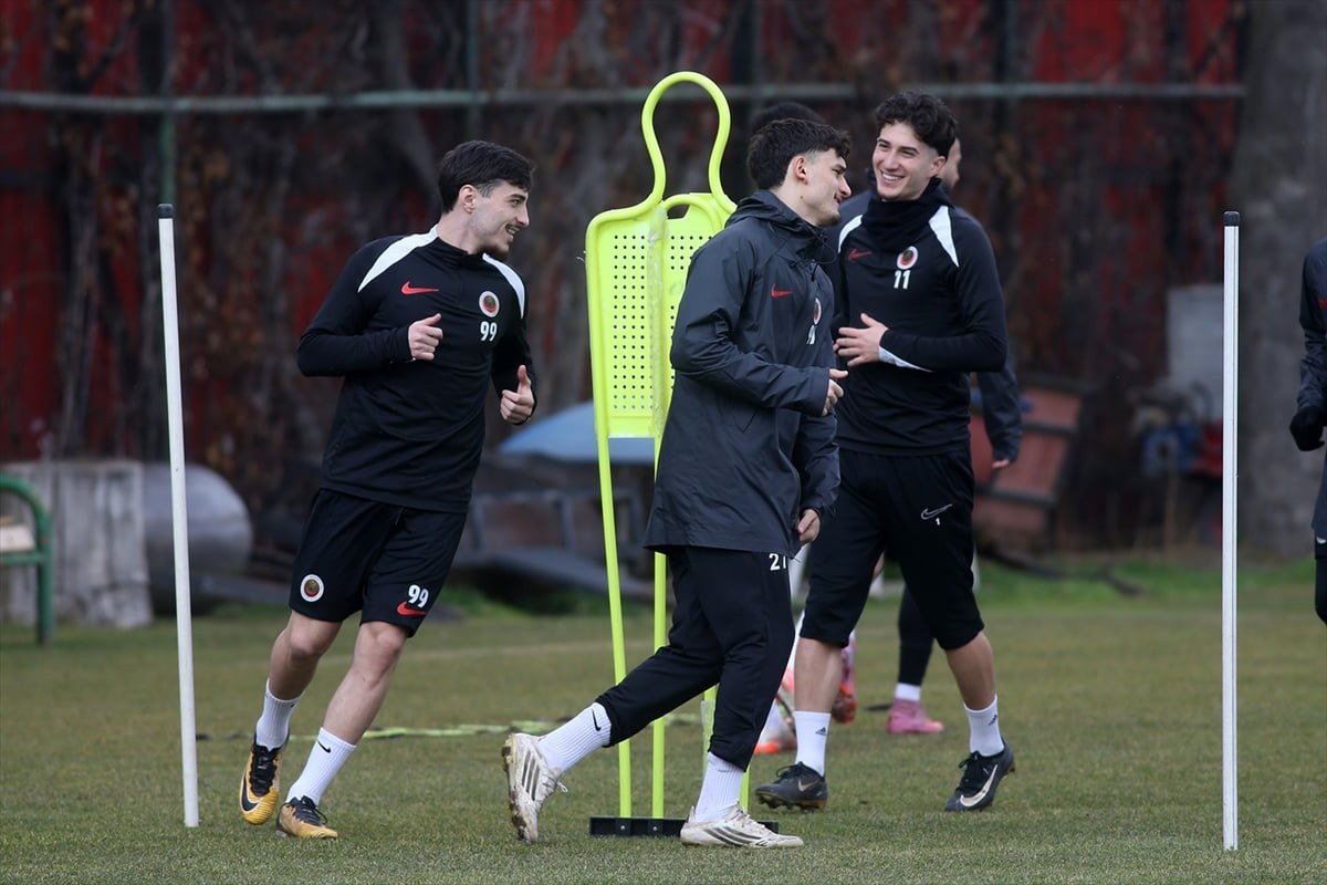 Gençlerbirliği, Trendyol Süper Lig'in 21. haftasında deplasmanda Fenerbahçe ile oynayacağı maçın...