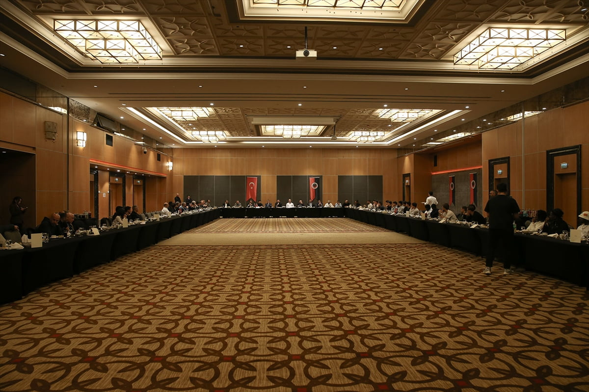 Gençlerbirliği'nde kulüp içindeki birlik ve beraberliği güçlendirmek için moral yemeği...