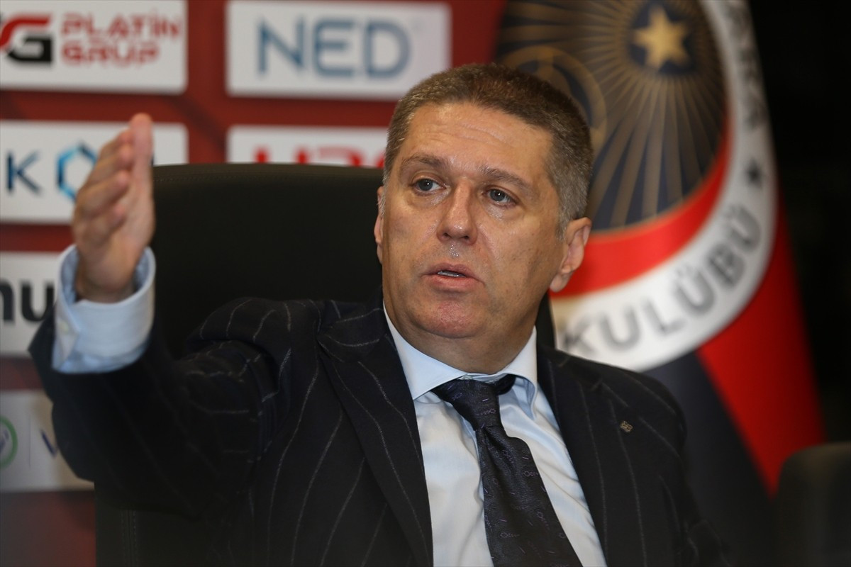 Gençlerbirliği'nin yeni başkanı Haydar Arda Çakmak, Anadolu Ajansı muhabirine açıklamasında...