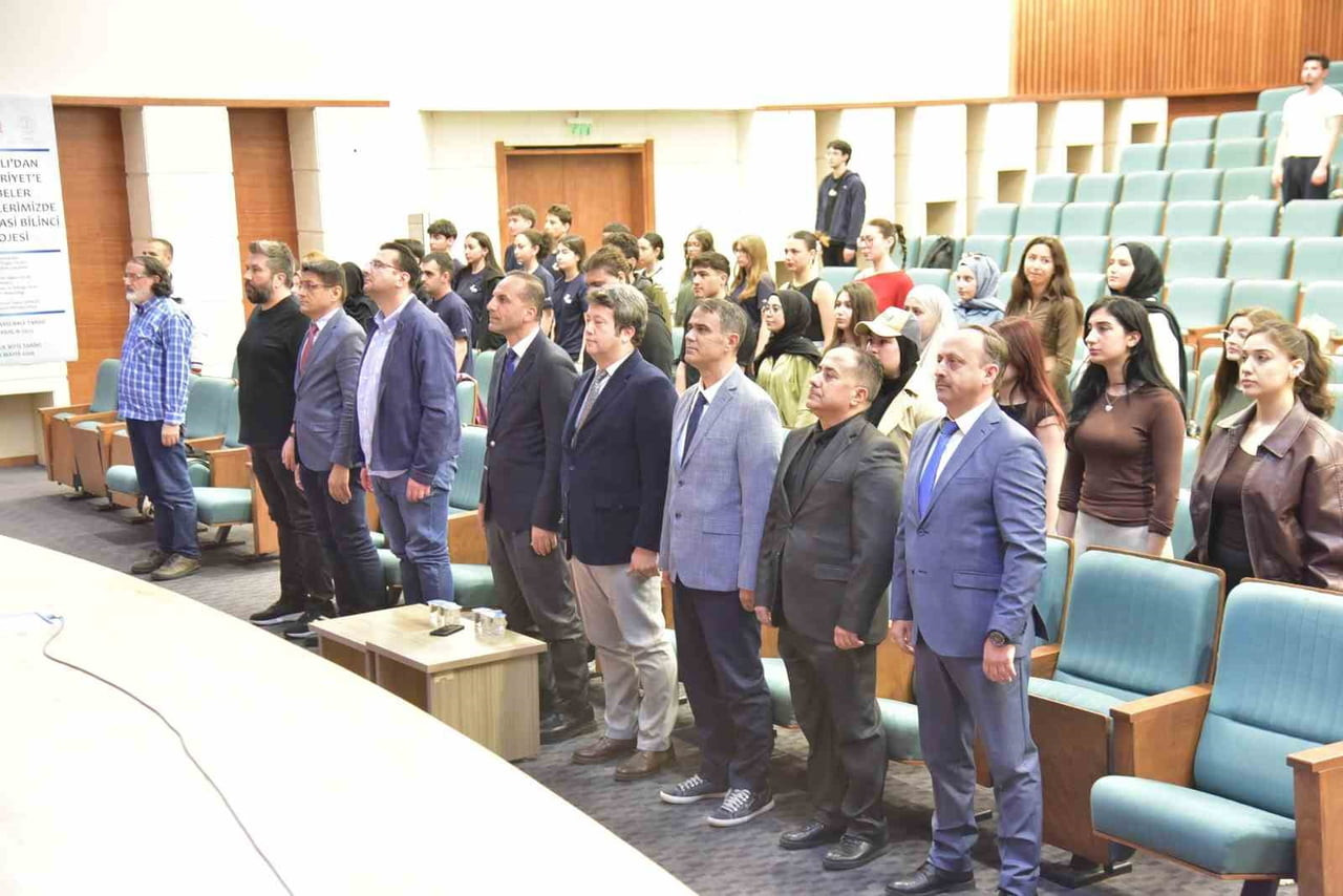 GENÇLERDE DEMOKRASİ BİLİNCİNİN GELİŞİMİ İÇİN DÜZENLENEN PROJE MSKÜ’DE TAMAMLANDI