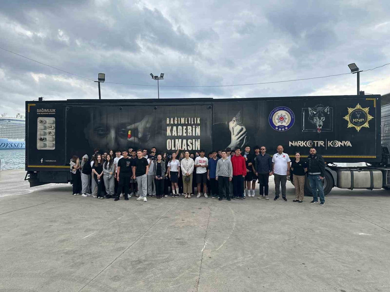 GENÇLERDEN NARKOTIR'A YOĞUN İLGİ: AYDIN MİLLETVEKİLLERİ DE ZİYARET ETTİ
