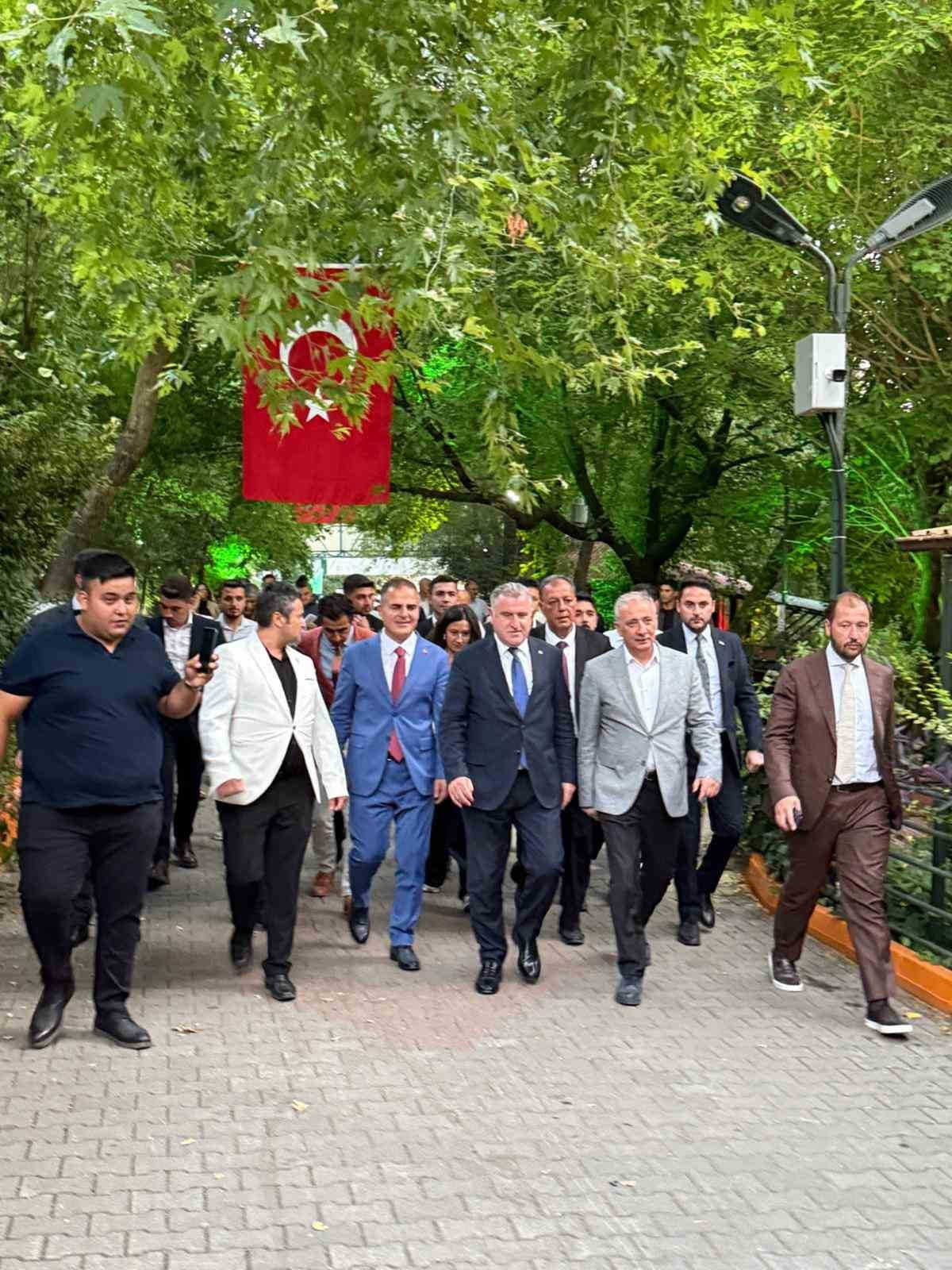 GENÇLİK VE SPOR BAKANI BAK’TAN PINAR MAHALLESİ’NE ZİYARET