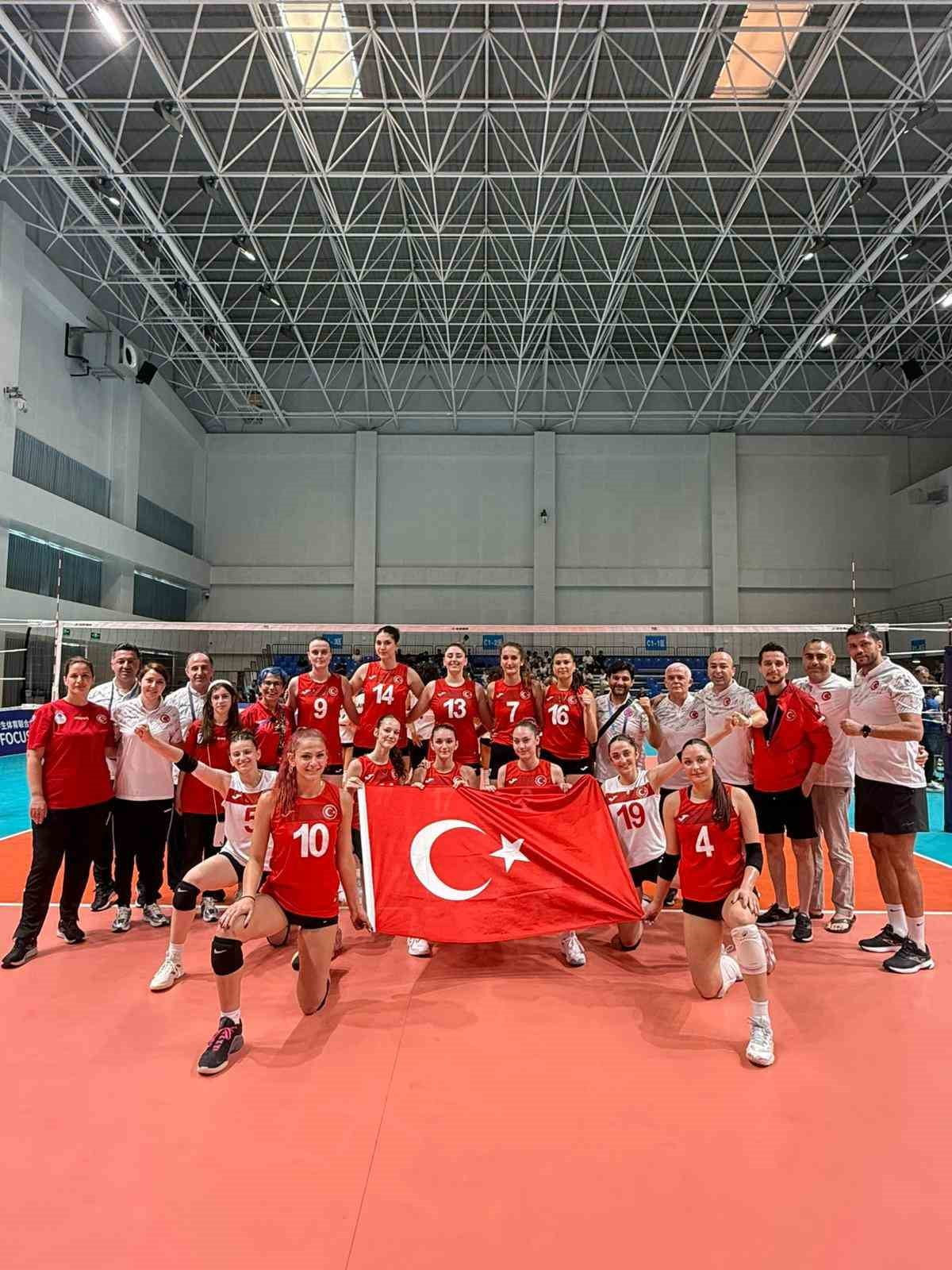 GENÇLİK VE SPOR BAKANI DR. OSMAN AŞKIN BAK, ÇİN’DE DÜZENLENEN 2026 DÜNYA LİSELER ARASI VOLEYBOL...