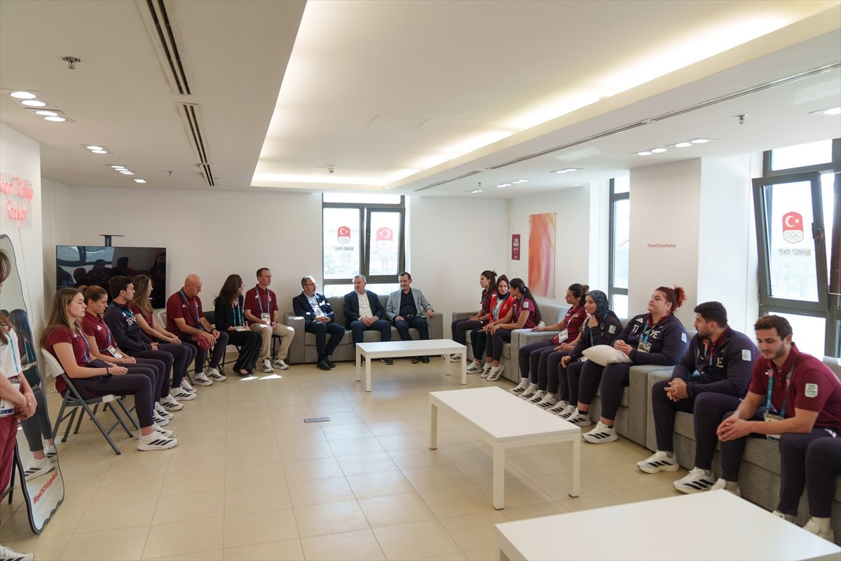 Gençlik ve Spor Bakanı Osman Aşkın Bak, TBMM Engelli Bireylerin Sorunlarını Araştırma Komisyonu...