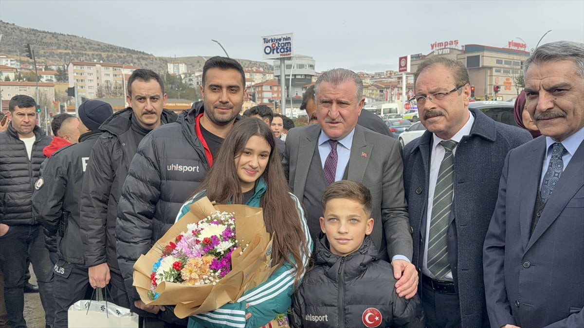 Gençlik ve Spor Bakanı Osman Aşkın Bak Yozgat'ta yapımı tamamlanan Yozgat Stadyumu'nun açılış...