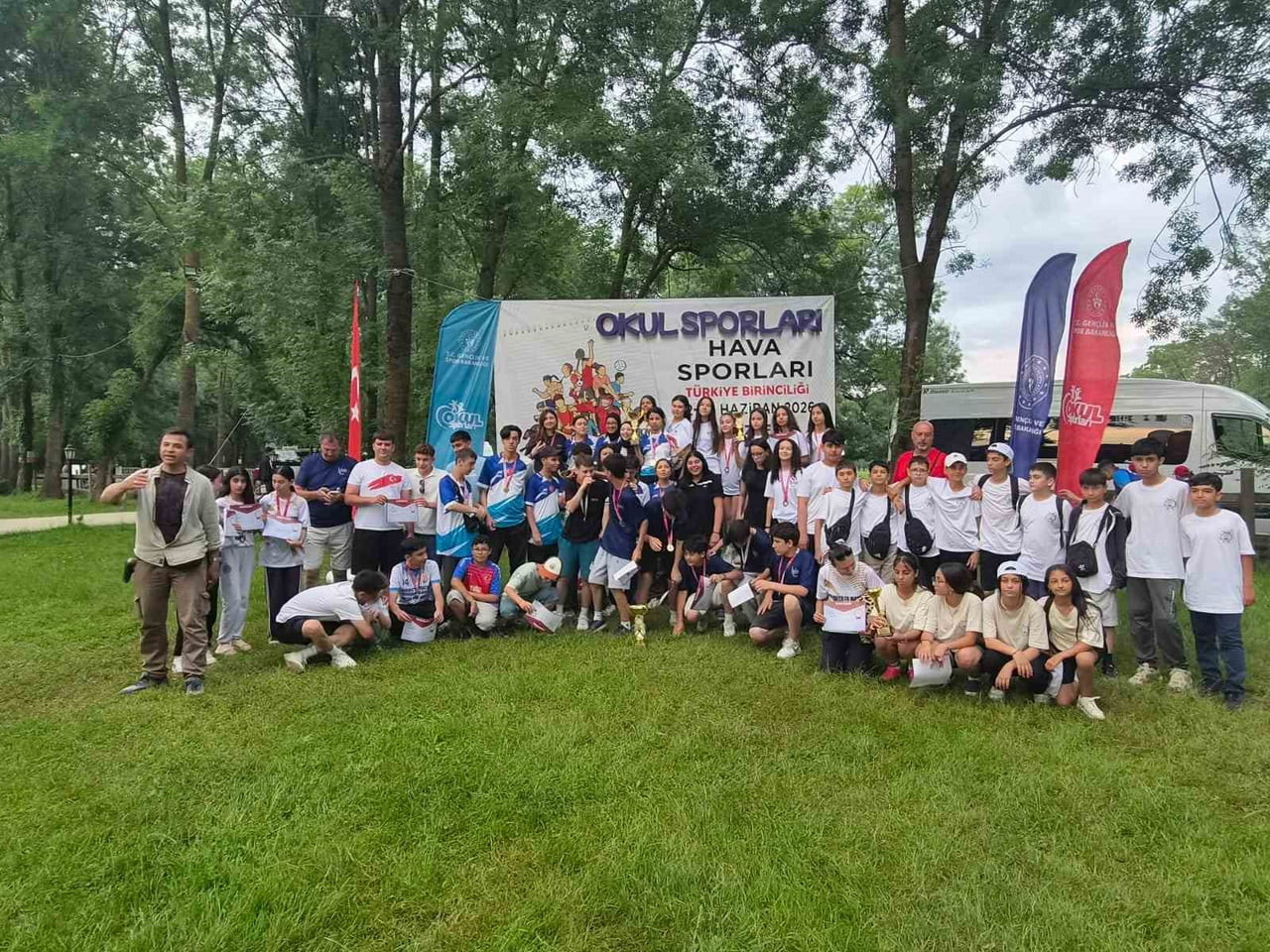 GENÇLİK VE SPOR BAKANLIĞI TARAFINDAN DÜZCE’DE DÜZENLENEN OKUL SPORLARI HAVA SPORLARI YILDIZLAR VE...