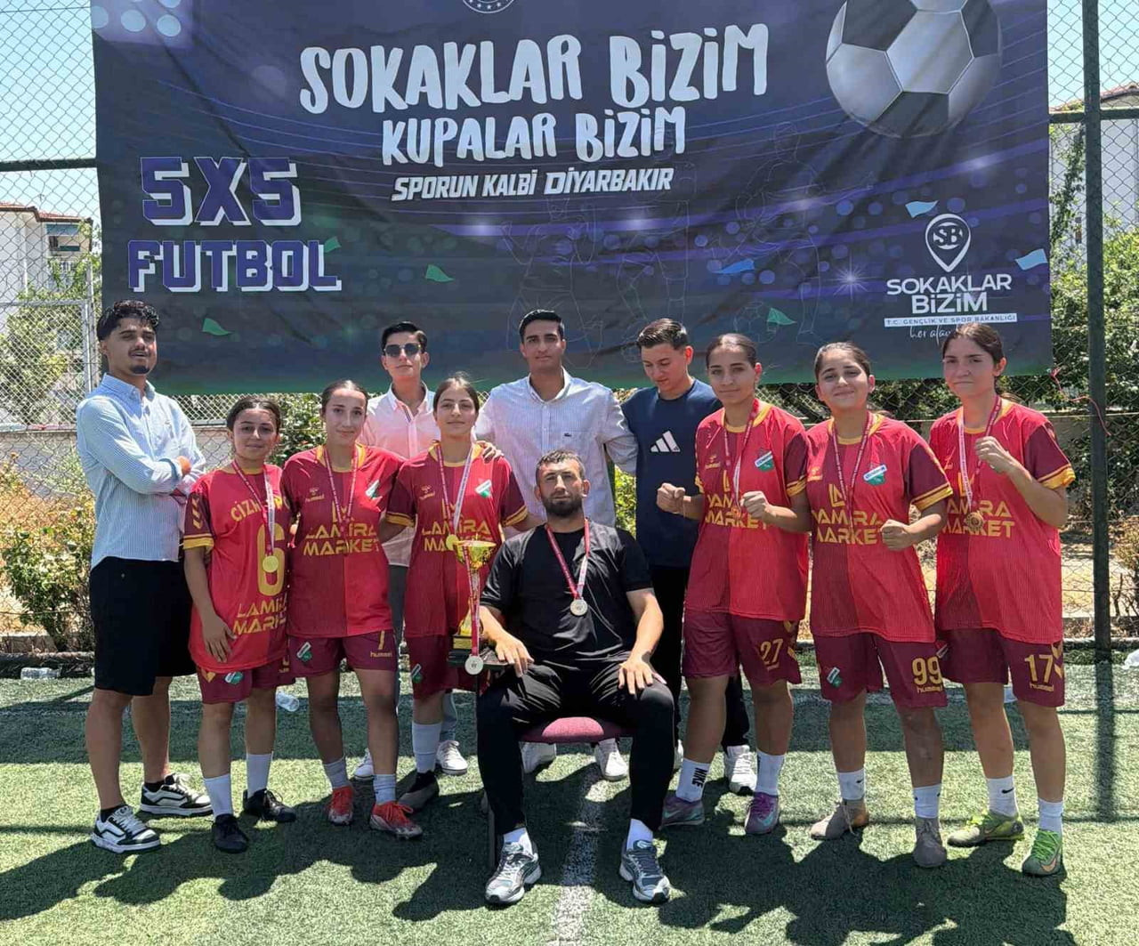 GENÇLİK VE SPOR BAKANLIĞI TARAFINDAN DÜZENLENEN "5X5 SOKAKLAR BİZİM" FUTBOL TURNUVASINDA CİZRE...