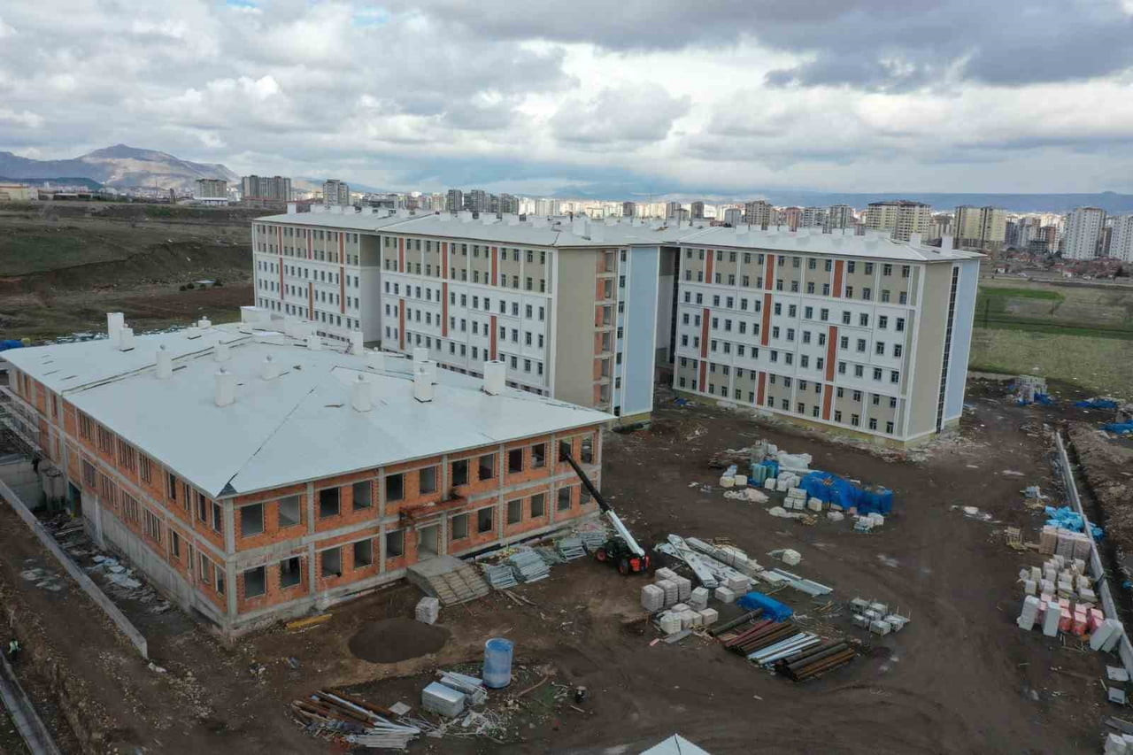 GENÇLİK VE SPOR BAKANLIĞI TARAFINDAN ERCİYES ÜNİVERSİTESİ (ERÜ) KAMPÜSÜNDE YAPILAN ÖĞRENCİ...