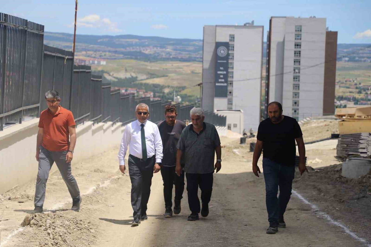 GENÇLİK VE SPOR BAKANLIĞI TARAFINDAN KARABÜK'TE YAPIMI SÜRDÜRÜLEN 419 KİŞİLİK ÖĞRENCİ YURDU...