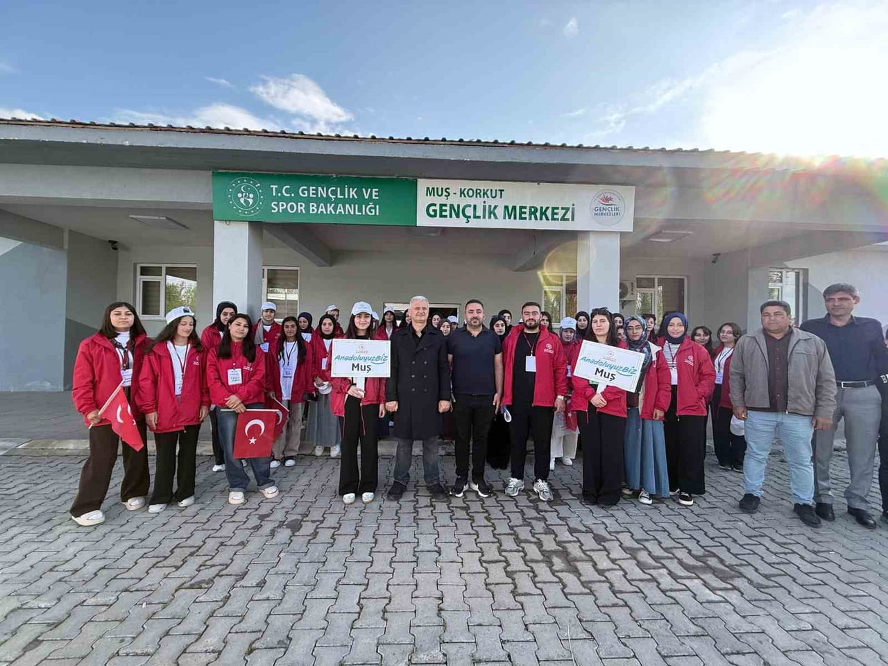 GENÇLİK VE SPOR BAKANLIĞINCA YÜRÜTÜLEN "ANADOLUYUZ BİZ PROJESİ" KAPSAMINDA MUŞ'UN KORKUT...