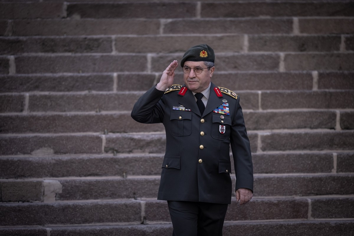 Genelkurmay Başkanı Orgeneral Selçuk Bayraktaroğlu (fotoğrafta), Moğolistan Genelkurmay Başkanı...