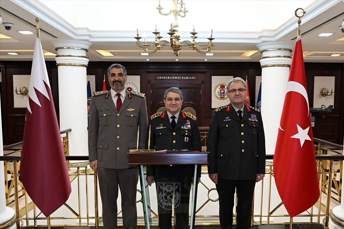 Genelkurmay Başkanı Orgeneral Selçuk Bayraktaroğlu, Katar Kara Kuvvetleri Komutanı Tümgeneral...