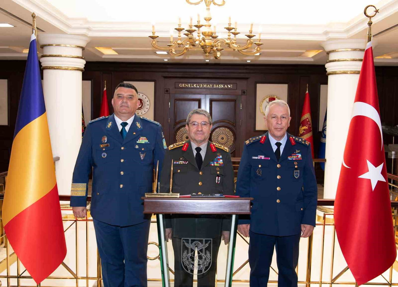 GENELKURMAY BAŞKANI ORGENERAL SELÇUK BAYRAKTAROĞLU, ROMANYA HAVA KUVVETLERİ KOMUTANI LEONARD...