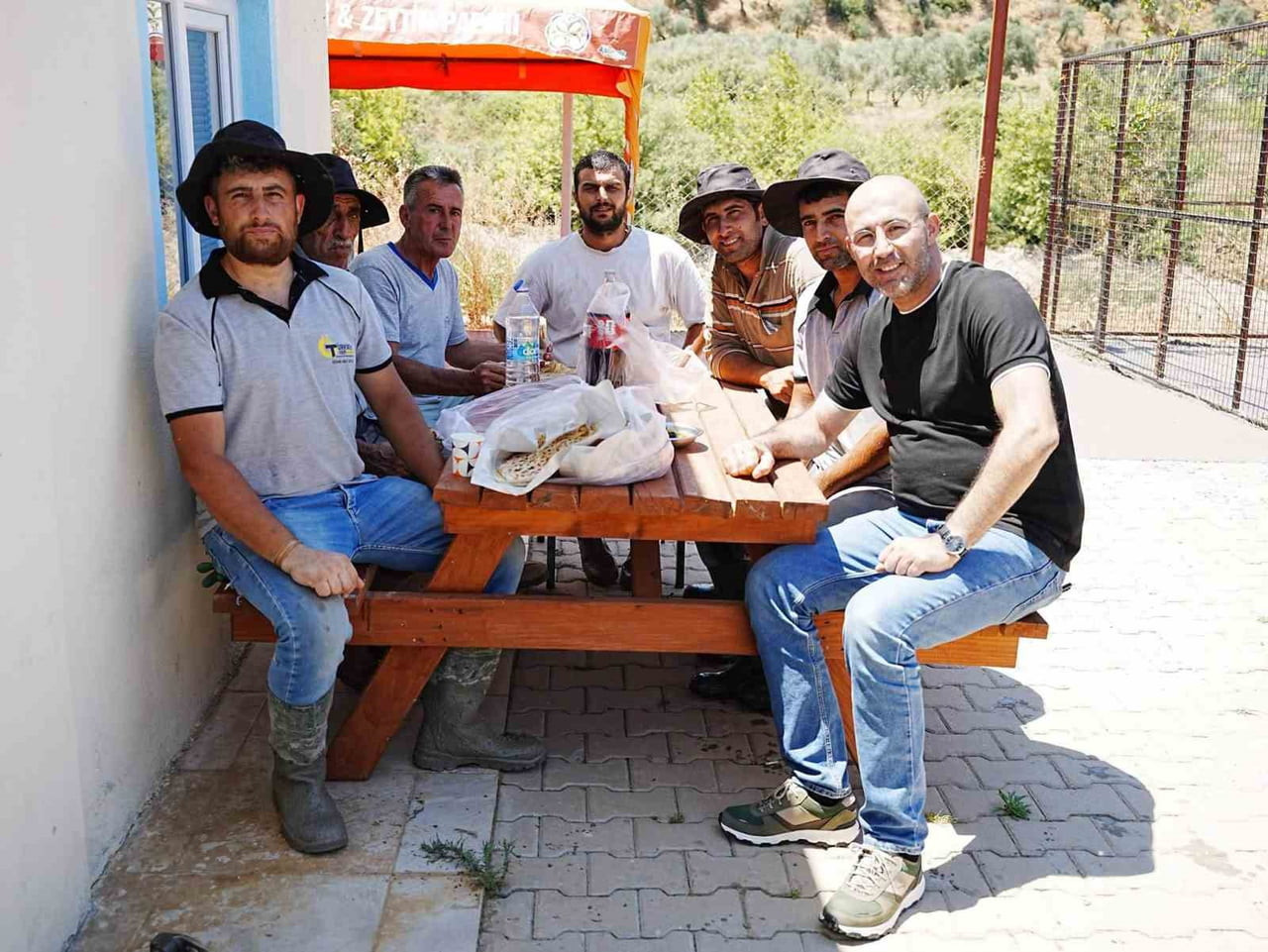 GERMENCİK BELEDİYE BAŞKANI BURAK ZENCİRCİ, VETERİNERLİK İŞLERİ MÜDÜRLÜĞÜ BÜNYESİNDE HİZMET VEREN...