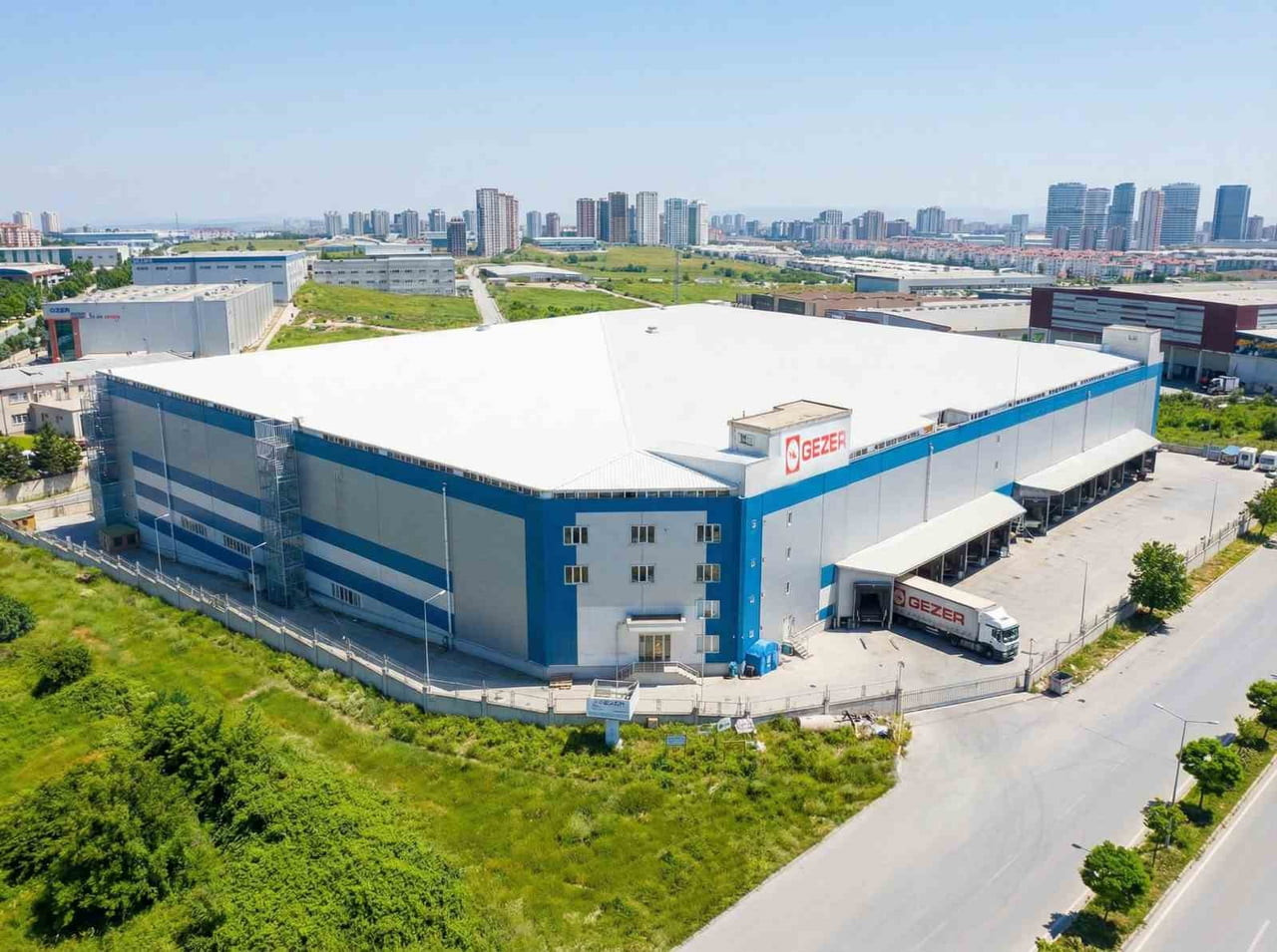 GEZER AYAKKABI, 2025 YILINDA YALNIZCA SIFIR ATIK UYGULAMALARIYLA 74,5 MWH ELEKTRİK ÜRETİMİ...