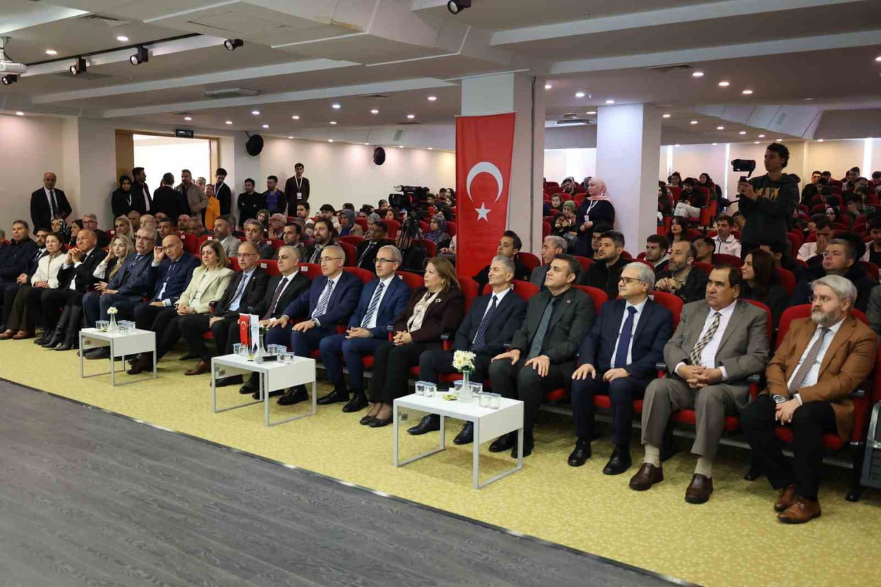 GİBTÜ’DE "MEHMET AKİF VE ÇANAKKALE RUHU" KONFERANSI GERÇEKLEŞTİRİLDİ
