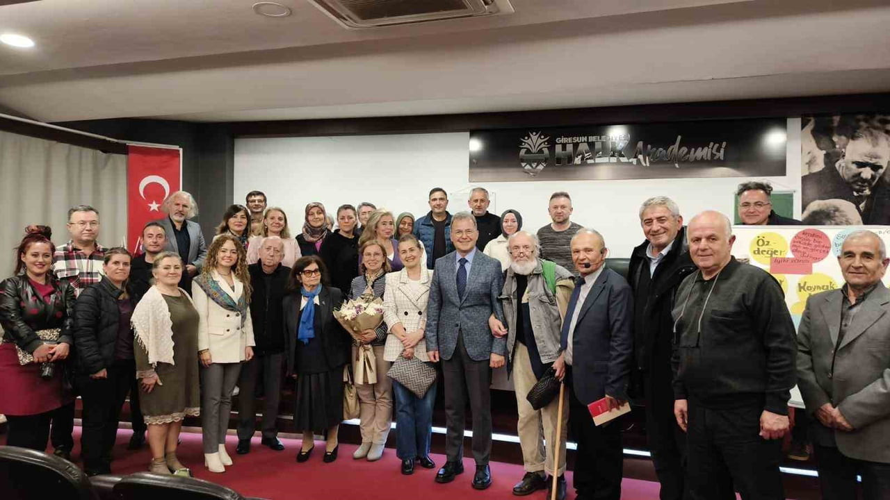 GİRESUN KENT KONSEYİ TARAFINDAN "ÇOCUĞUNUZA VERECEĞİNİZ EN BÜYÜK HEDİYE: ÖZ GÜVEN VE ÖZDEĞER"...