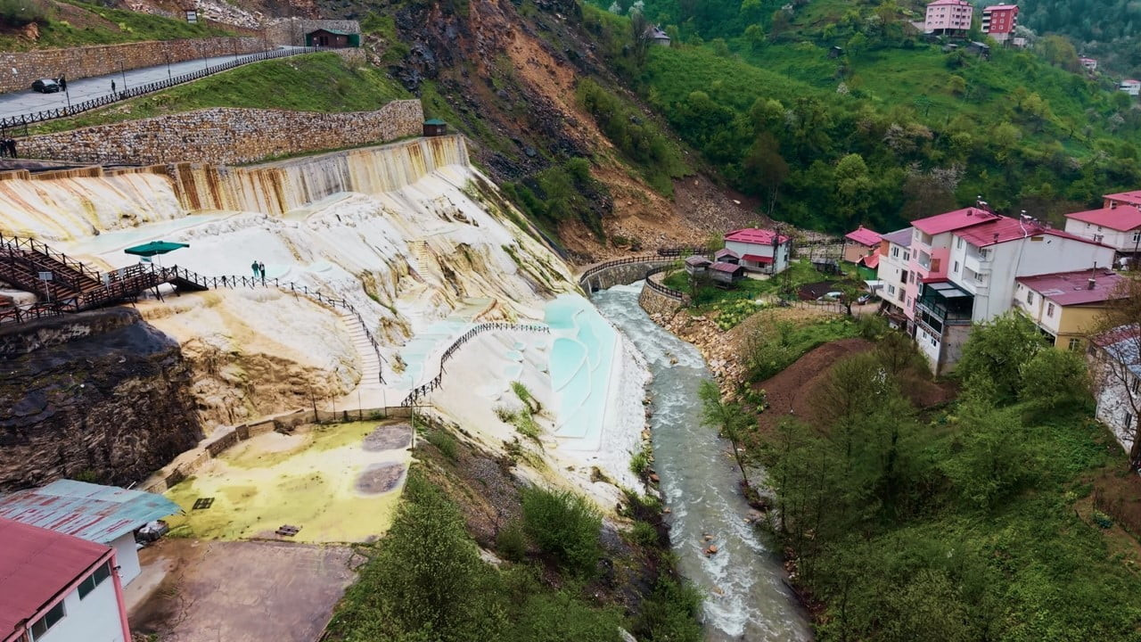 GİRESUN'DA HER YIL YAKLAŞIK 1 MİLYONA YAKIN YERLİ VE YABANCI ZİYARETÇİYİ AĞIRLAYAN, KENTİN EN...