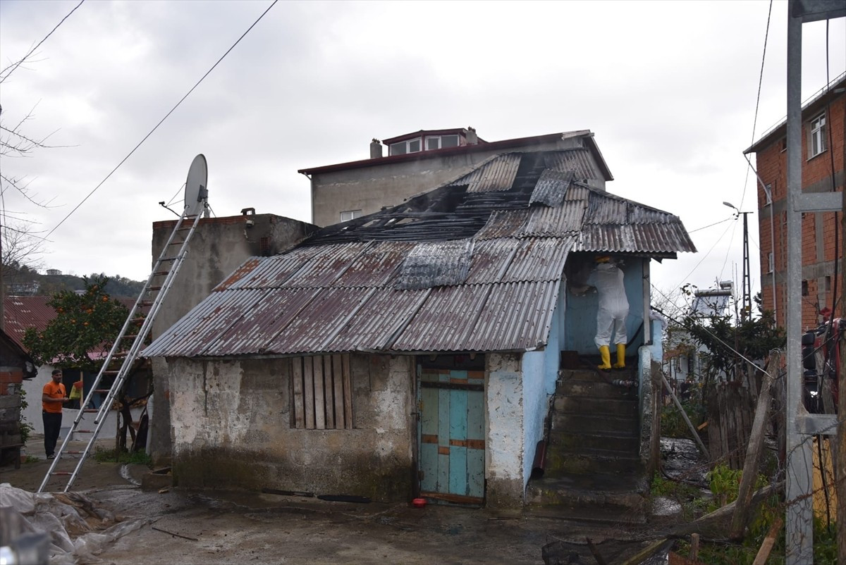 Giresun'un Görele ilçesinde müstakil evde çıkan yangında 88 yaşındaki kişi öldü. İhbar üzerine...