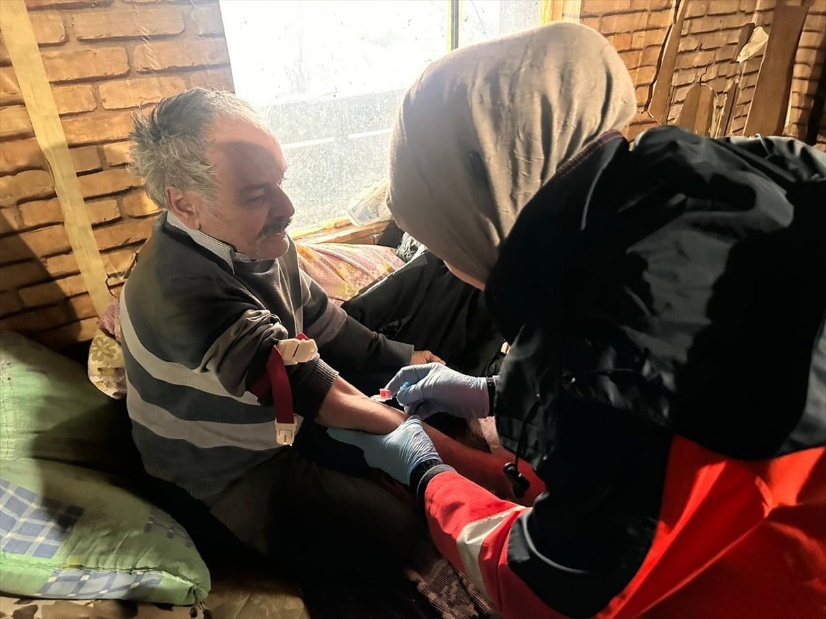 Giresun'un Keşap ilçesinde görme engelli KOAH hastası, rahatsızlanması üzerine Ulusal Medikal...