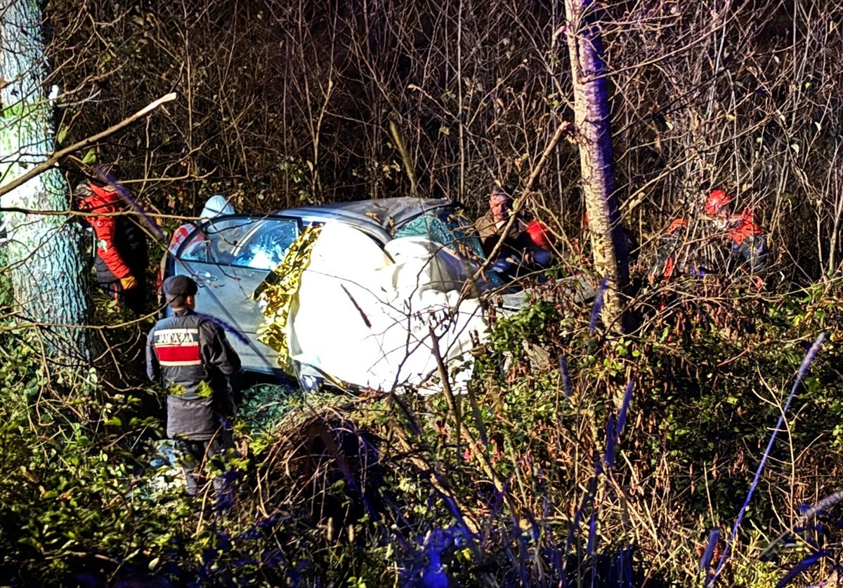 Giresun'un Yağlıdere ilçesinde otomobilin dere yatağına devrilmesi sonucu bir bekçi hayatını...