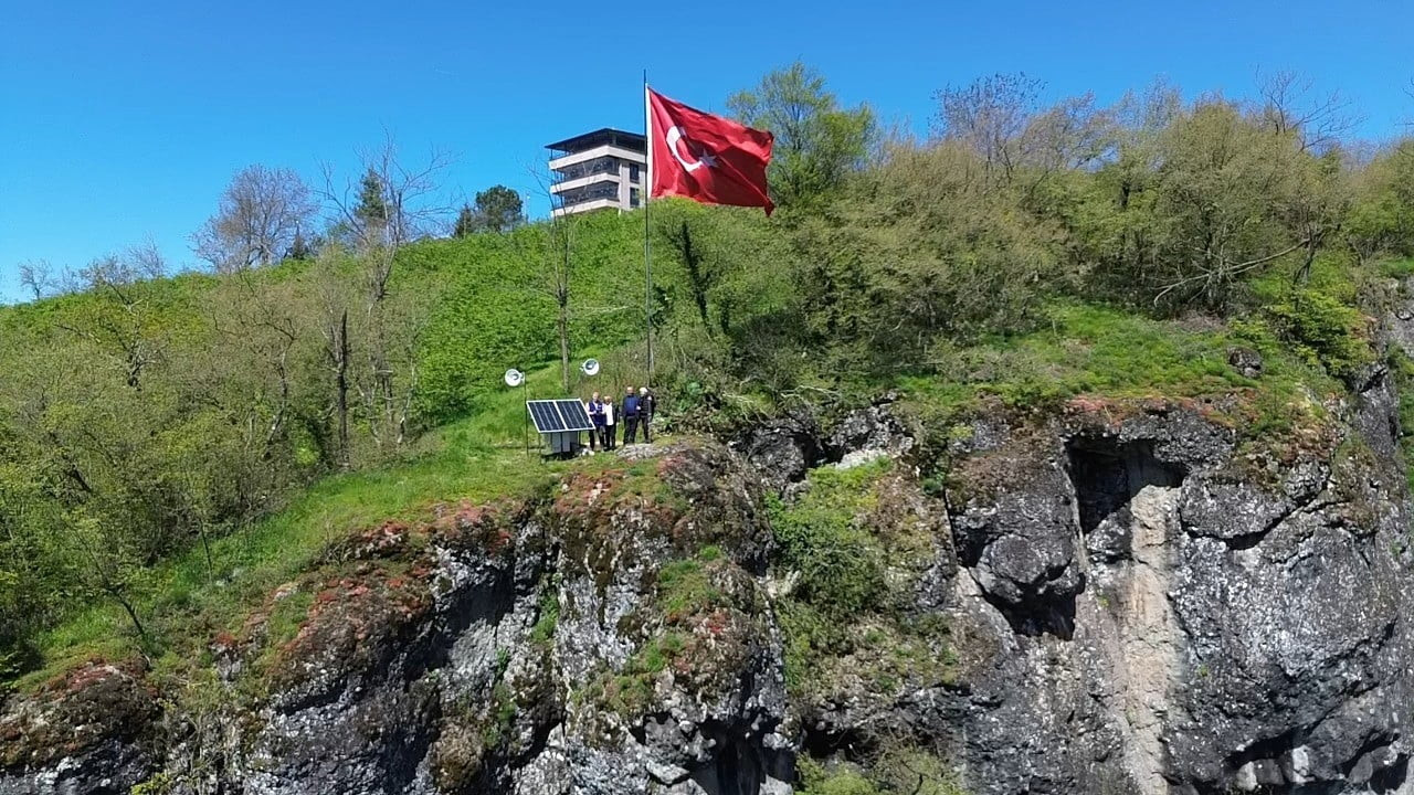 GİRESUN’UN BULANCAK İLÇESİNE BAĞLI KAYABAŞI KÖYÜ’NDE YILDIRIM DÜŞMESİ SONUCU İMECE USULÜYLE...